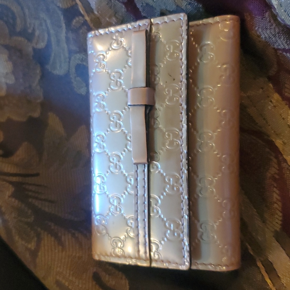 Gucci rare never used boxed bagged tagged gorgeous gold leather ✨️ boxed code ♥️ - Picture 12 of 13